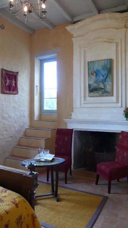 Chambres D'Hotes Logis De L'Astree Saint-Bris-des-Bois Room photo